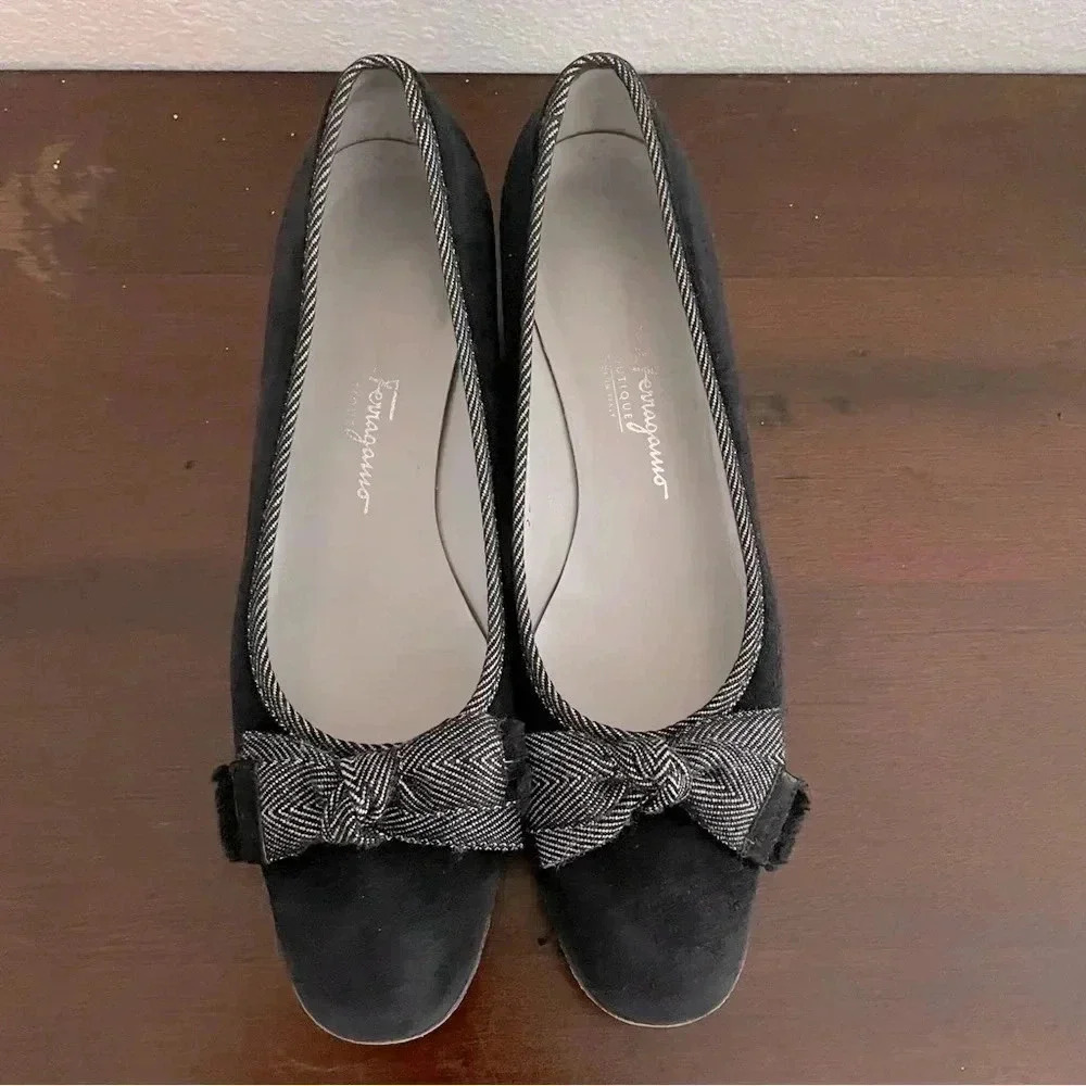 Salvatore Ferragamo Black Velvet Herringbone Bow Squared Toe Heeled Shoes SZ 8.5